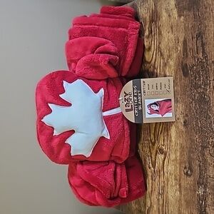 LAZY One Kritter Kids Red White Maple Leaf Hooded Fleece Blanket 40"×50"